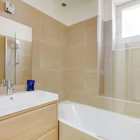 A C 3br 6p - Saint-lazare Les Champs Elysee Apartment