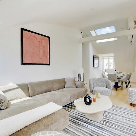 A C 3br 6p - Saint-lazare Les Champs Elysee Apartment *